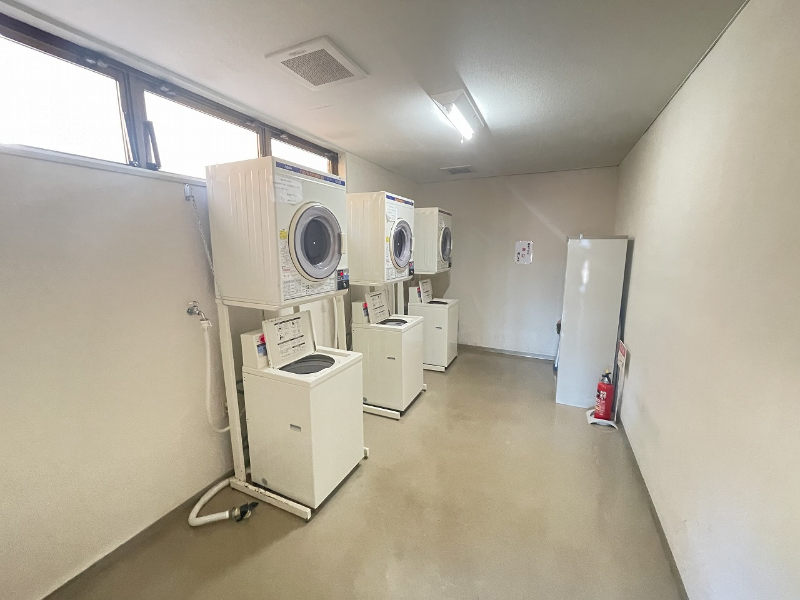 ダイアパレス函館大森公園　1階に共用の洗濯機があります☆