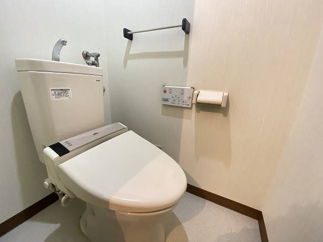 シャトレ五稜郭　５０３号室　トイレ☆温水洗浄機能付きです!
