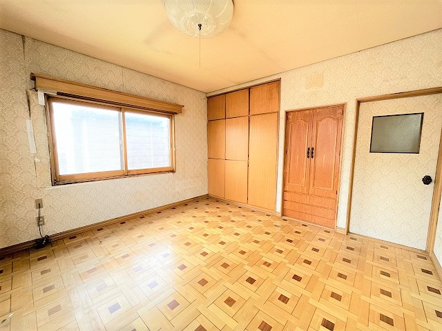 2階8畳洋室①☆クローゼット・物入があります！｜函館市山の手　中古一戸建て
