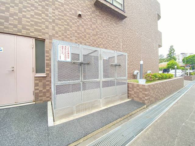 ライオンズマンション函館湯の川　２０６号室　ゴミステーション☆